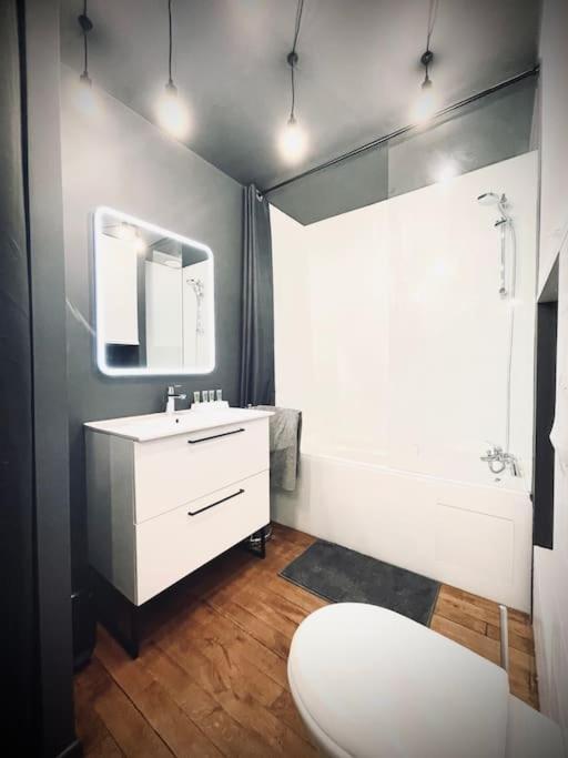 ג'רארדמר Grand Studio Confortable Situe En Centre Ville מראה חיצוני תמונה